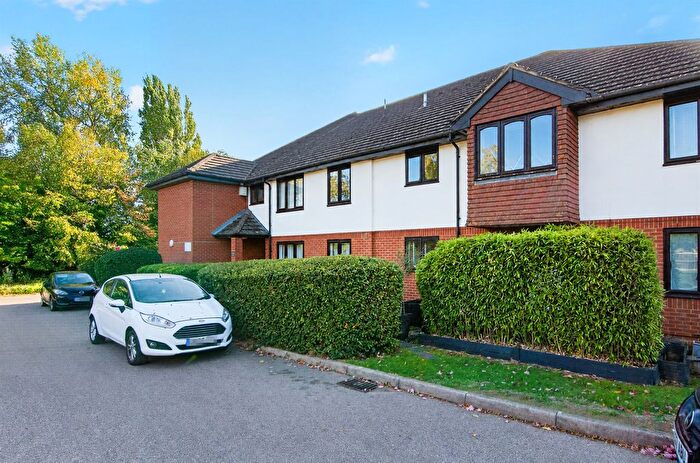 1 Bedroom Flat For Sale In Hill End Lane, St. Albans, AL4