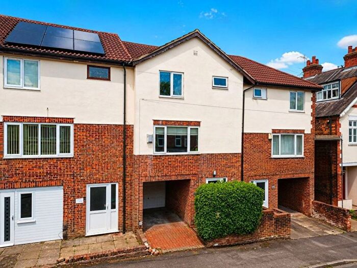 4 Bedroom Town House For Sale In Percival Road, Carrington, Nottingham, NG5