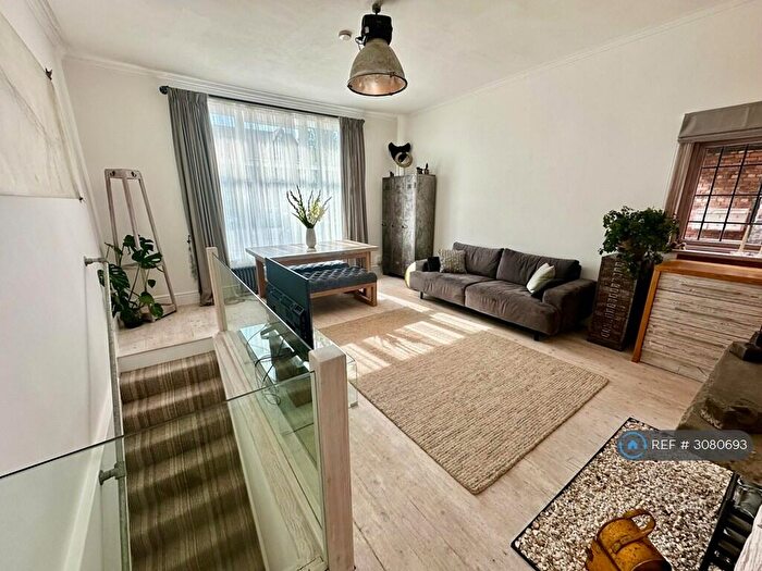 1 Bedroom Flat To Rent In Burton Road, Manchester, M20