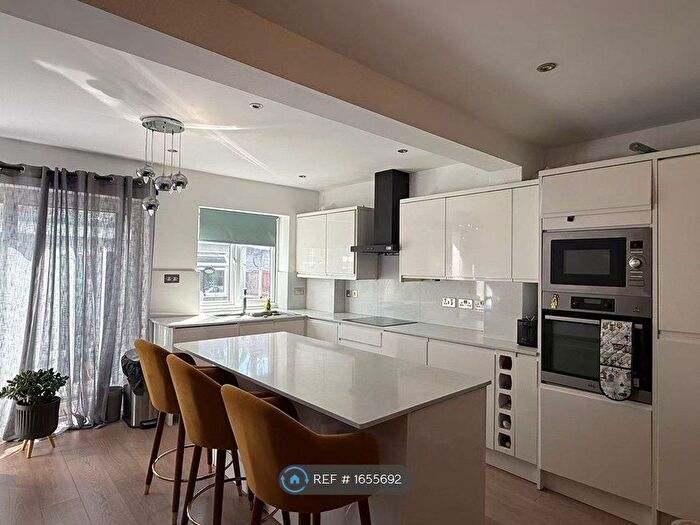 3 Bedroom Terraced House To Rent In Brampton Road, Bexleyheath, DA7