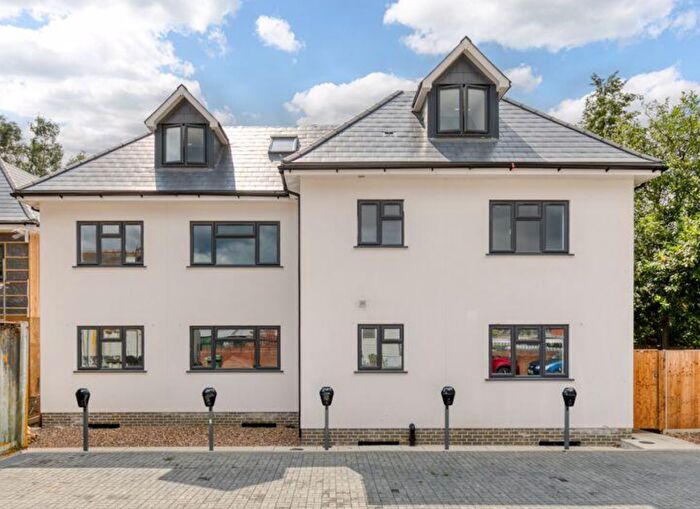 1 Bedroom Flat For Sale In Homefield Road, Walton-On-Thames, KT12