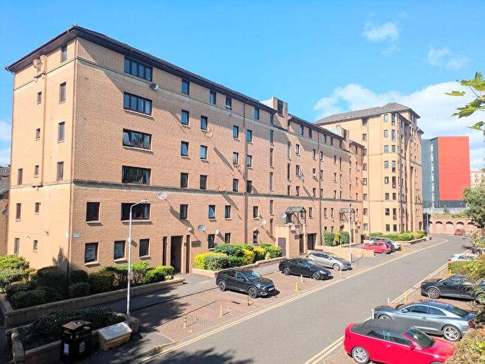 2 Bedroom Flat To Rent In Parsonage Square, Merchant City, Glasgow, G4