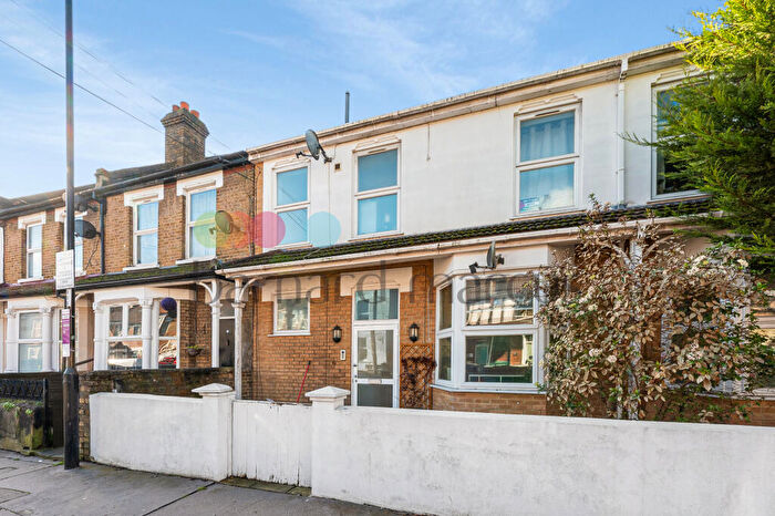 Flat To Rent In Wellington Road, Croydon, CR0