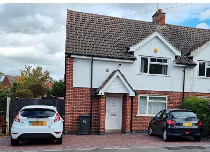4 Bedroom Semi-Detached House To Rent In Wyvelle Crescent, Kegworth, DE74