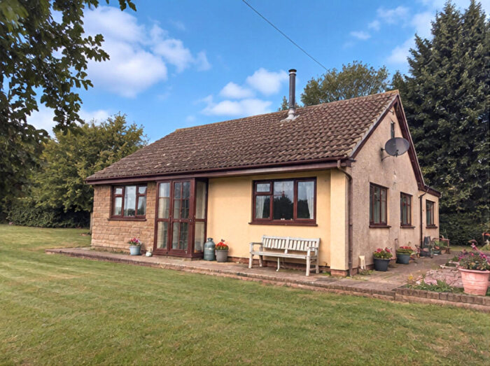 3 Bedroom Detached Bungalow For Sale In Fiveways, Northampton, NN6
