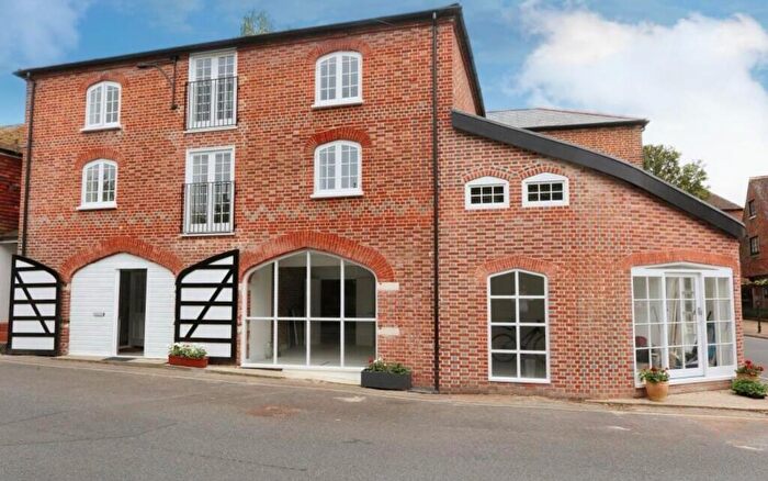 2 Bedroom Apartment To Rent In Bank Street, Bishops Waltham, SO32