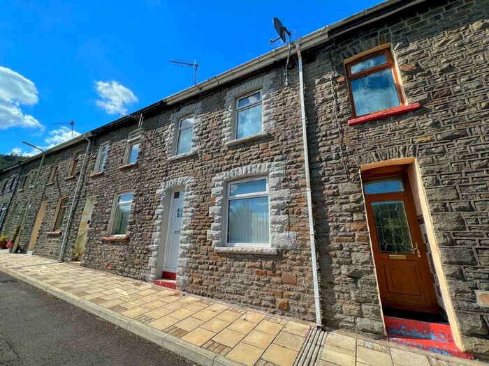 3 Bedroom Property To Rent In Pleasant View, Pontypridd, CF37