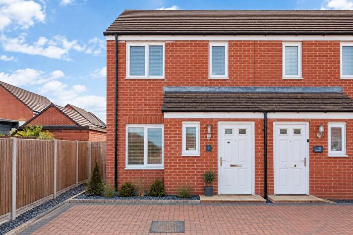 2 Bedroom End Of Terrace House For Sale In Lamport Lane, Northampton, NN2