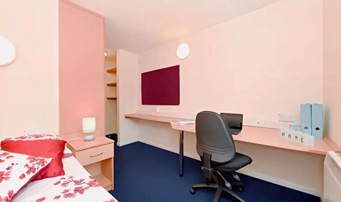 1 Bedroom Flat To Rent In Vicarage Hill, Wrexham, LL13