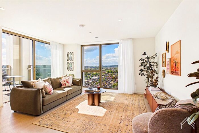 1 Bedroom Flat To Rent In Ferry Island, Heart Of Hale, London, N17