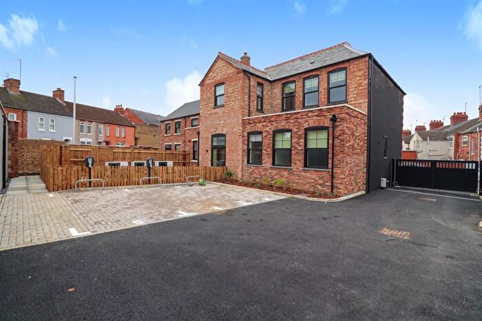 2 Bedroom Apartment To Rent In Windmill Road, Rushden, Northamptonshire, NN10