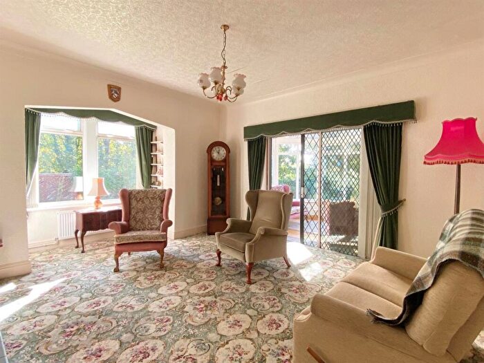 3 Bedroom Detached Bungalow For Sale In Halifax Road, Hove Edge ...