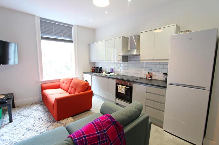 2 Bedroom Apartment To Rent In Wharncliffe Road, Sheffield, S10