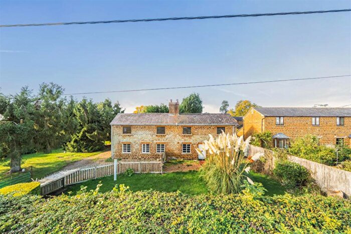 3 Bedroom Detached House For Sale In School Lane, Adstone, NN12