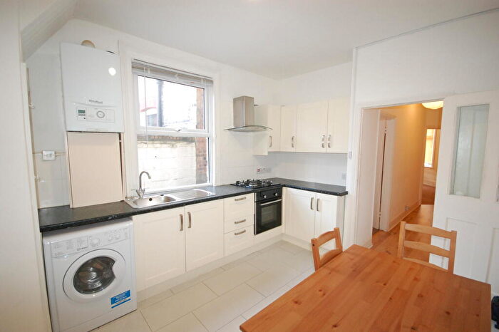 1 Bedroom Flat To Rent In Cranleigh Road, N15
