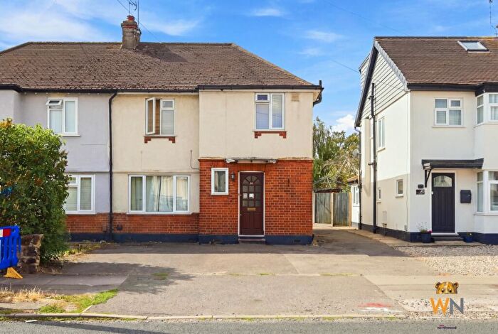6 Bedroom Semi-Detached House For Sale In Loftin Way, Chelmsford, CM2
