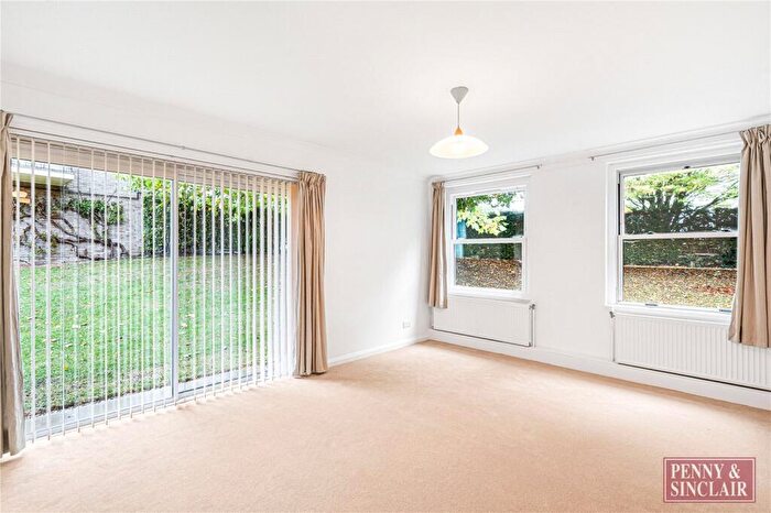 2 Bedroom Apartment To Rent In Park Close, North Oxford, OX2