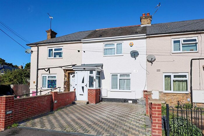 2 Bedroom Property For Sale In Nelson Road, Uxbridge, UB10