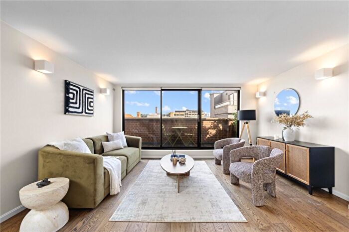2 Bedroom Penthouse For Sale In Regnum Apartments, Wheler Street, London, E1