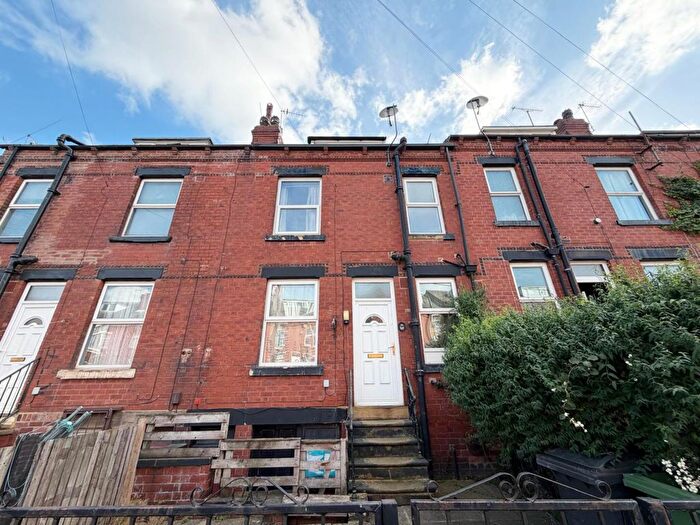 2 Bedroom Terraced House To Rent In Longroyd Street, Leeds, West Yorkshire, LS11