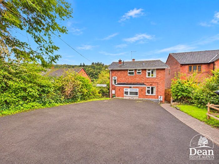 3 Bedroom Detached House For Sale In Hewlett Way, Ruspidge, Cinderford, GL14