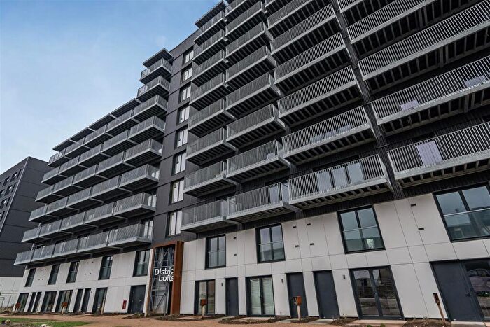 2 Bedroom Apartment To Rent In District Lofts, Climate Innovation District, LS9