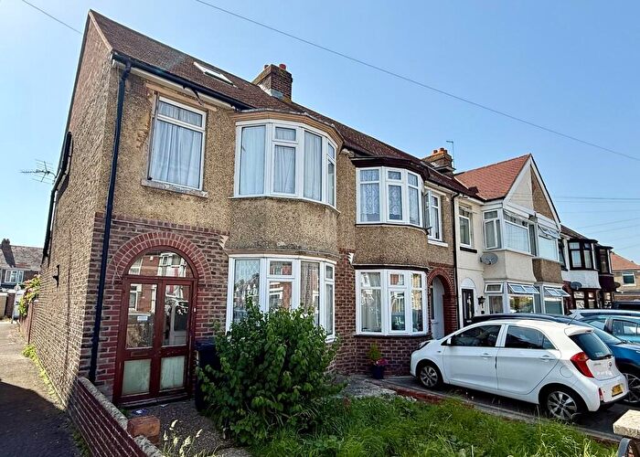 4 Bedroom End Of Terrace House For Sale In Brighton Avenue, Elson, Gosport, PO12