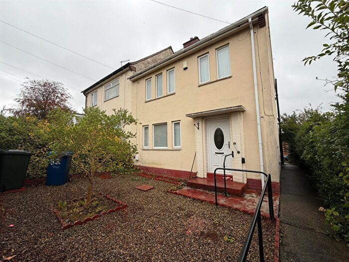 3 Bedroom Flat To Rent In Hewley Crescent, Newcastle Upon Tyne, NE15