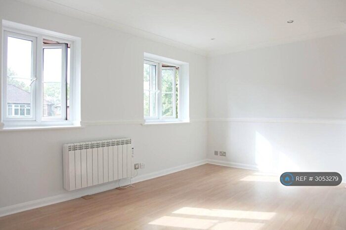 2 Bedroom Flat To Rent In Alison Court, London, NW9