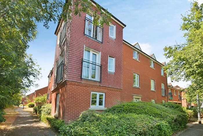 2 Bedroom Flat For Sale In Grenadier Way, Ashford, Kent, TN23