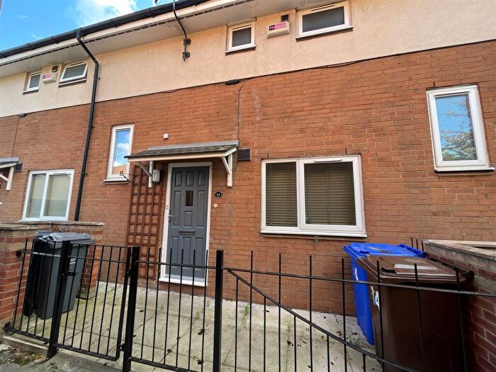 2 Bedroom Terraced House For Sale In Basildon Road, Manchester, M13