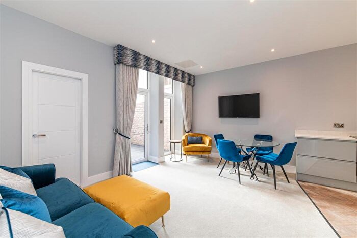 2 Bedroom Apartment To Rent In West Avenue, Gosforth, Newcastle Upon Tyne, NE3