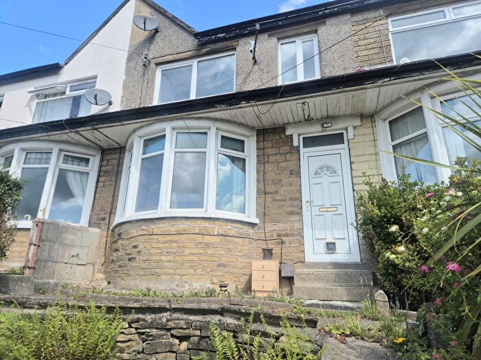 3 Bedroom House To Rent In Roils Head Road, HX2
