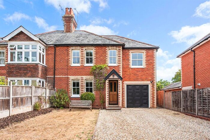 5 Bedroom Semi-Detached House For Sale In Ford Lane, Farnham, GU10