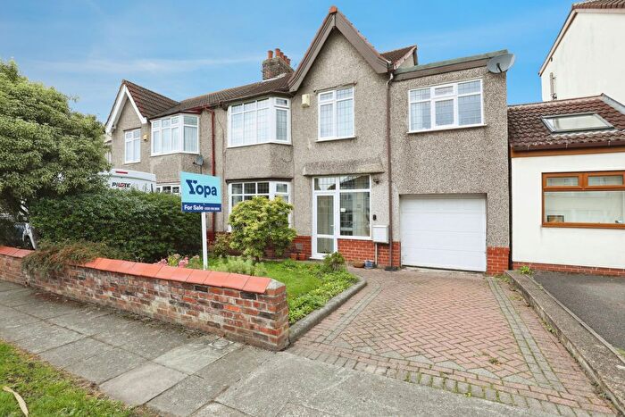 4 Bedroom Semi-Detached House For Sale In Silverton Road, Liverpool, L17