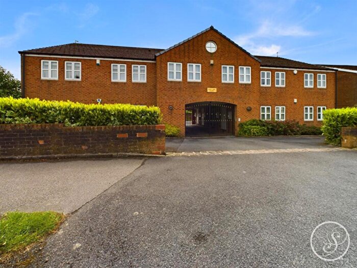 2 Bedroom Flat For Sale In A High Ash Drive, Leeds, LS17