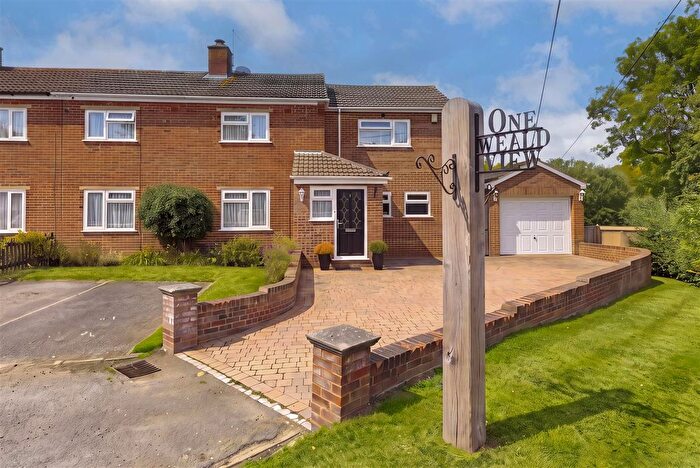 4 Bedroom Semi-Detached House For Sale In Pearsons Green Road, Brenchley, Tonbridge, TN12