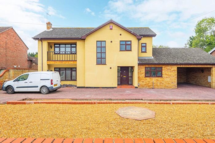 4 Bedroom Detached House For Sale In Oulton Street, Oulton, NR32