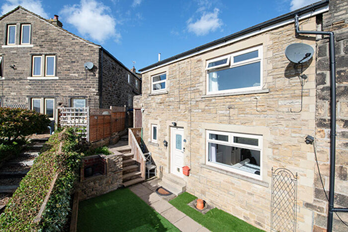 1 Bedroom End Of Terrace House For Sale In The Square, East Morton, West Yorkshire, BD20