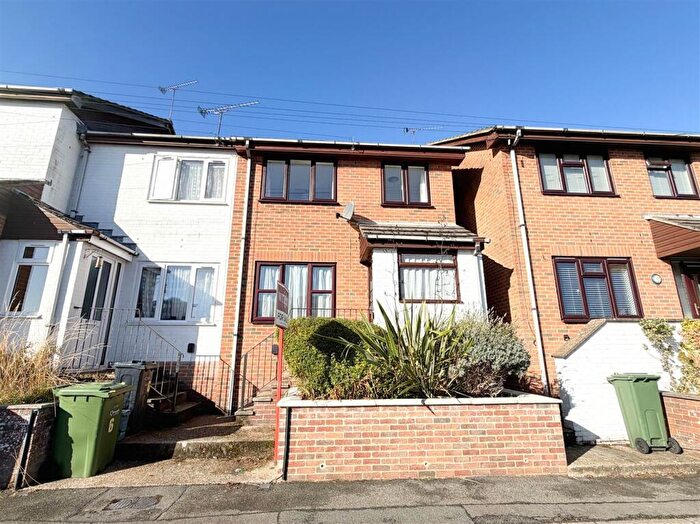 3 Bedroom End Of Terrace House For Sale In St. Andrews Street, Cowes, PO31