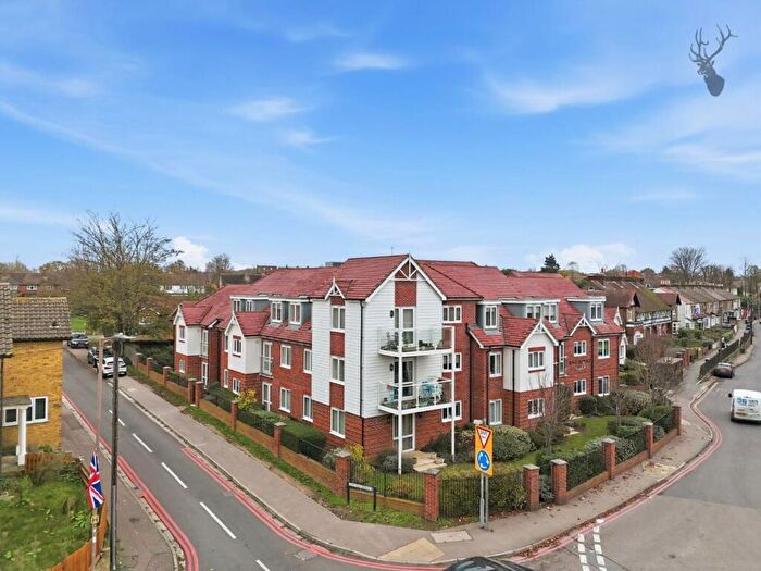 2 Bedroom Apartment To Rent In Broomstick Hall Road, Waltham Abbey, EN9
