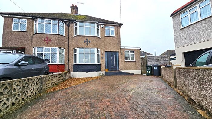 4 Bedroom Semi-Detached House For Sale In Maybury Avenue, Dartford, DA2