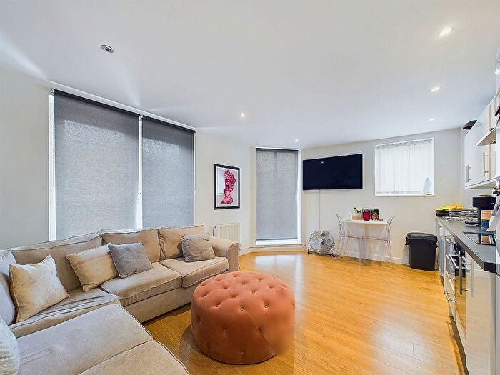 1 Bedroom Flat For Sale In Market Parade, Sidcup High Street, Sidcup, Kent, DA14