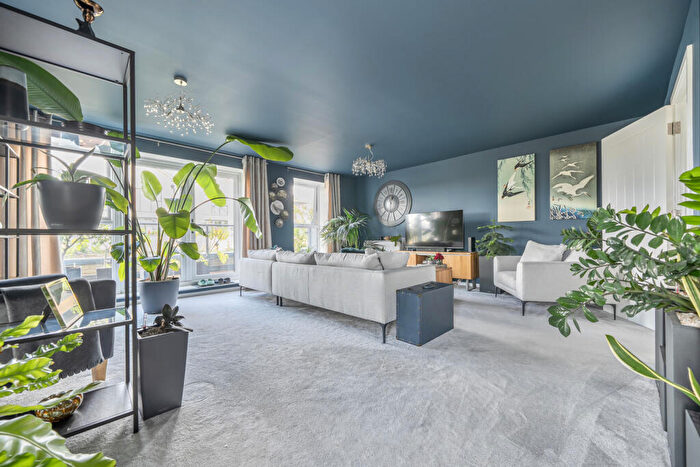 4 Bedroom End Of Terrace House For Sale In Tigris Crescent, St. Marys Island, Chatham, ME4