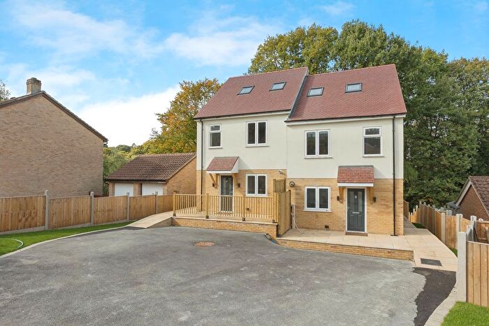 4 Bedroom Semi-Detached House For Sale In Blackthorn Avenue, Tunbridge Wells, Kent, TN4
