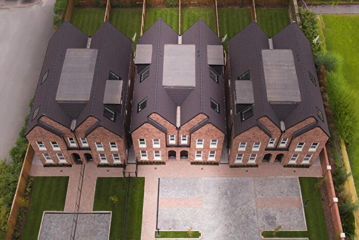 4 Bedroom Semi-Detached House For Sale In Houldsworth Gardens, Stockport, SK5