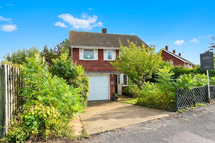3 Bedroom Detached House For Sale In Girton Crescent, Hartford, PE29