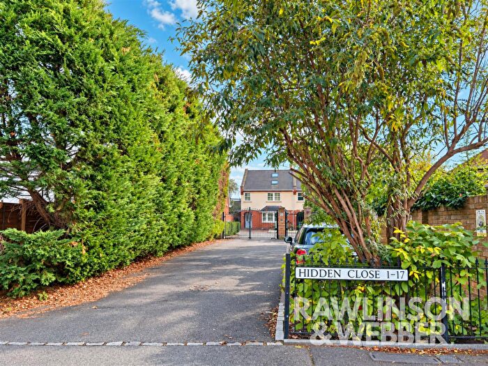 1 Bedroom Apartment For Sale In Hidden Close, West Molesey, KT8