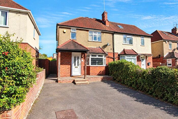 3 Bedroom Semi-Detached House For Sale In Thicket Road, Tilehurst, Reading, RG30