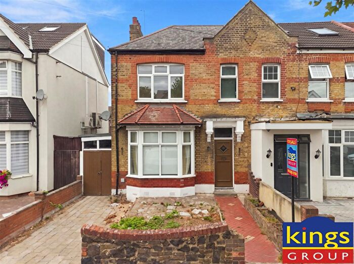 3 Bedroom End Of Terrace House For Sale In Kenwood Road, Edmonton, N9